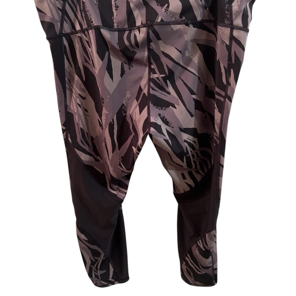 Under Armour Black and Purple Leggings with Sleek Design